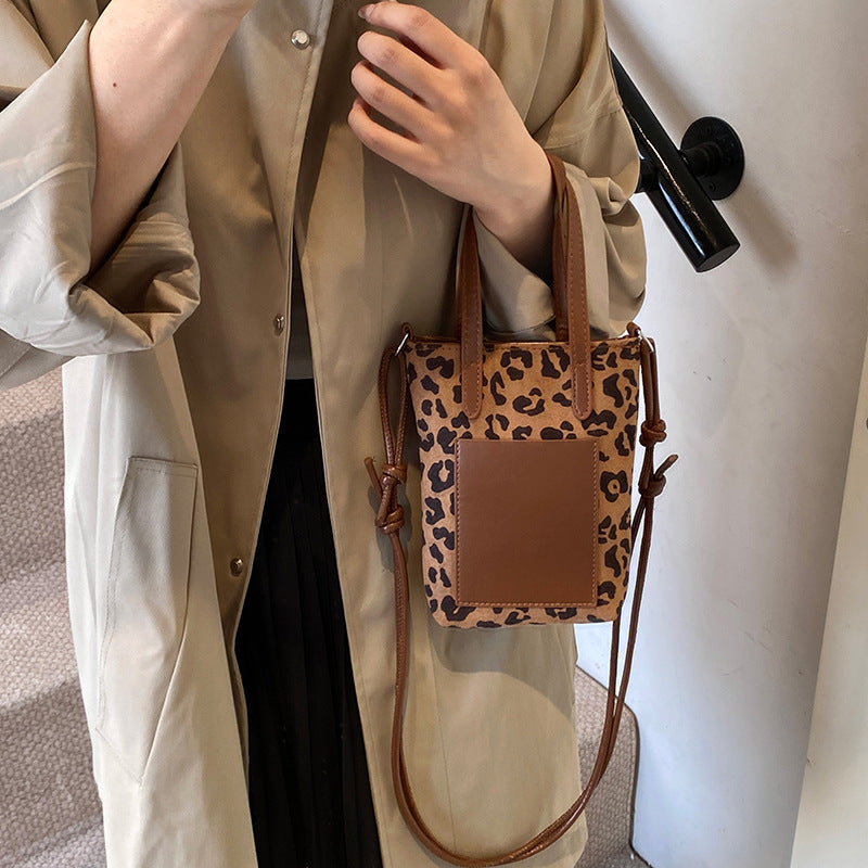 Women’s Retro Leopard Print Crossbody Bag