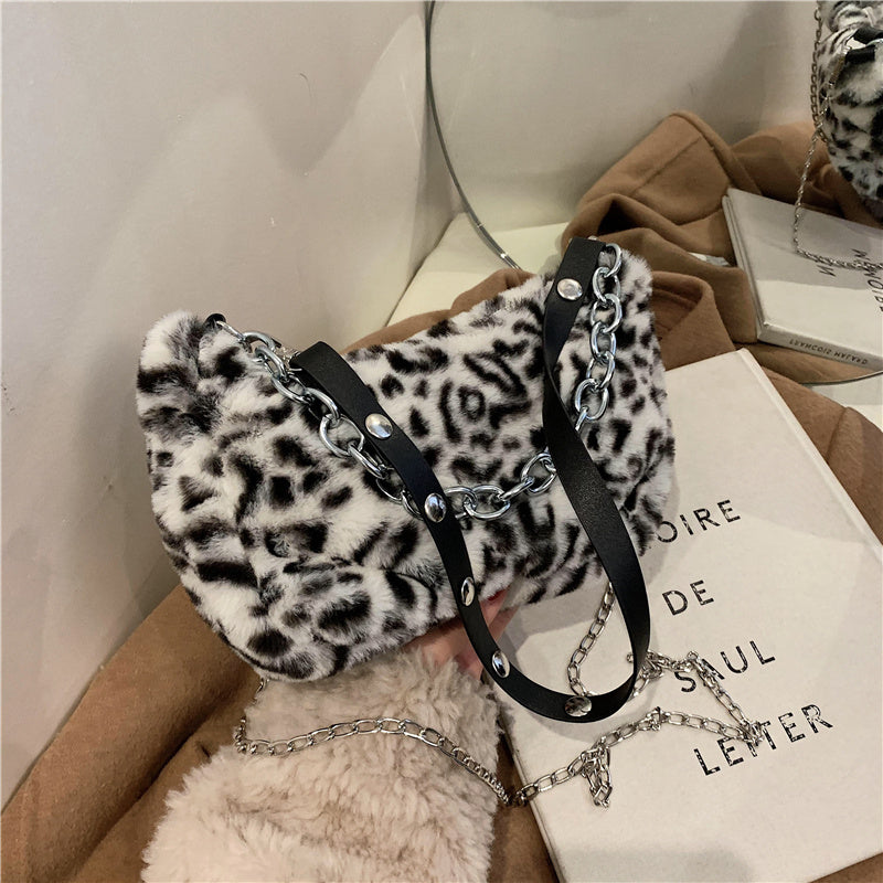 Leopard-pattern bag